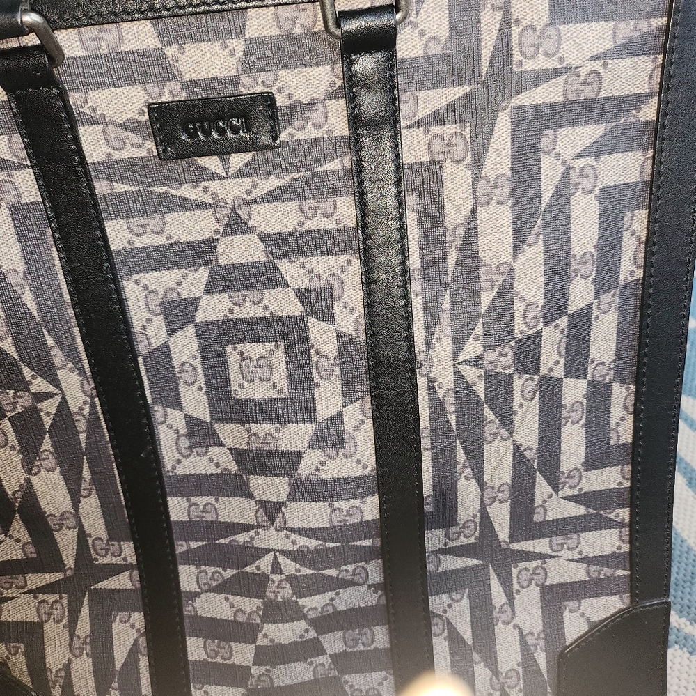LARGE LEATHER TOTE BY GUCCI - Picture 1 of 10
